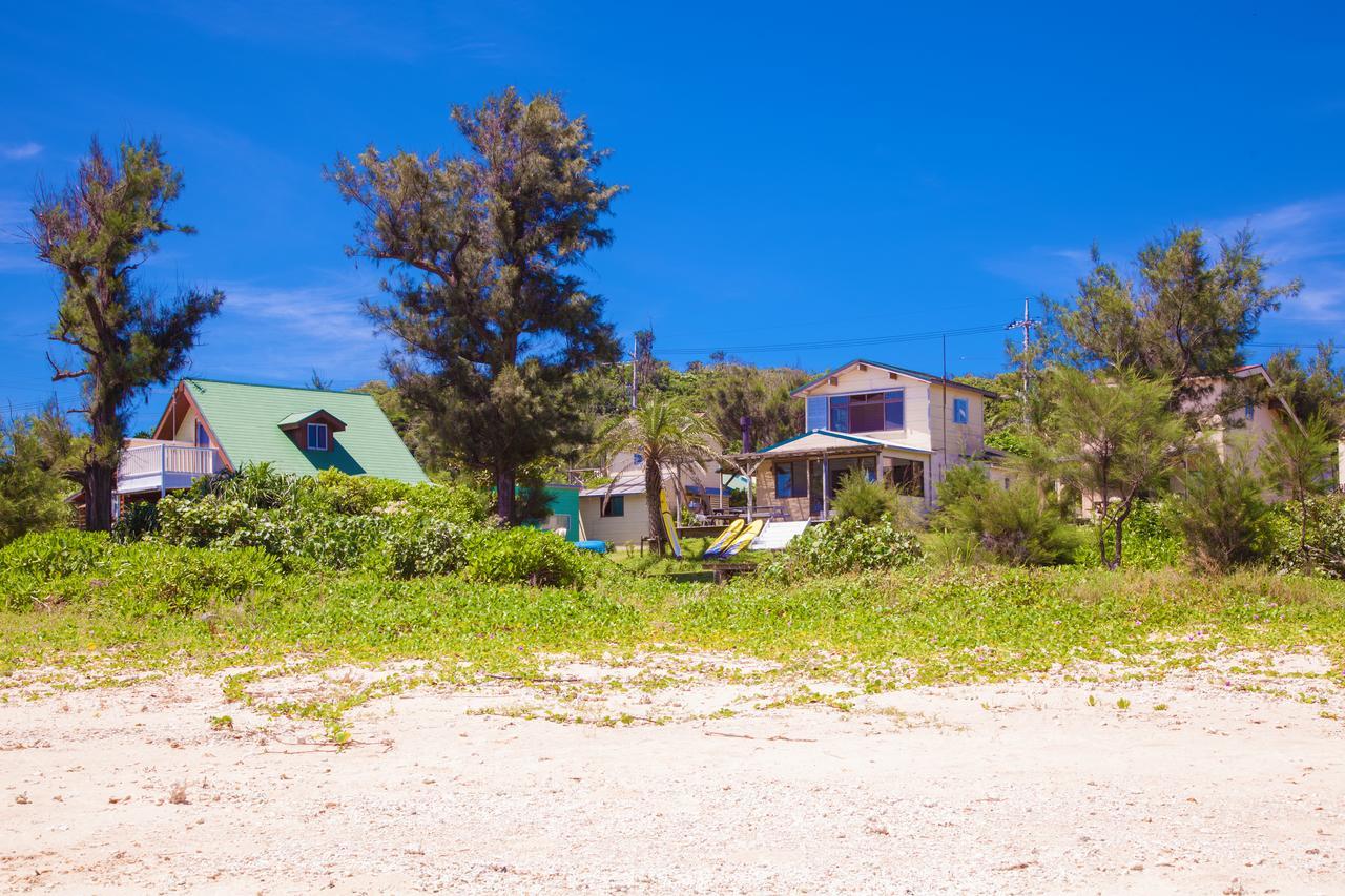 Kariyushi Condominium Resort Motobu The Beach Garden House Bagian luar foto