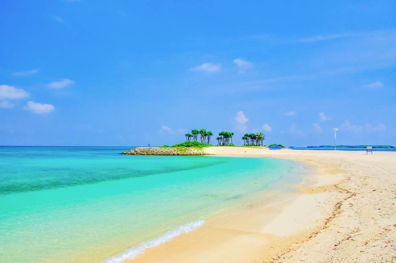 Kariyushi Condominium Resort Motobu The Beach Garden House Bagian luar foto